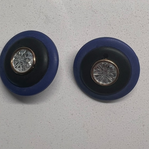 Clip on Earrings - Picture 1 of 2